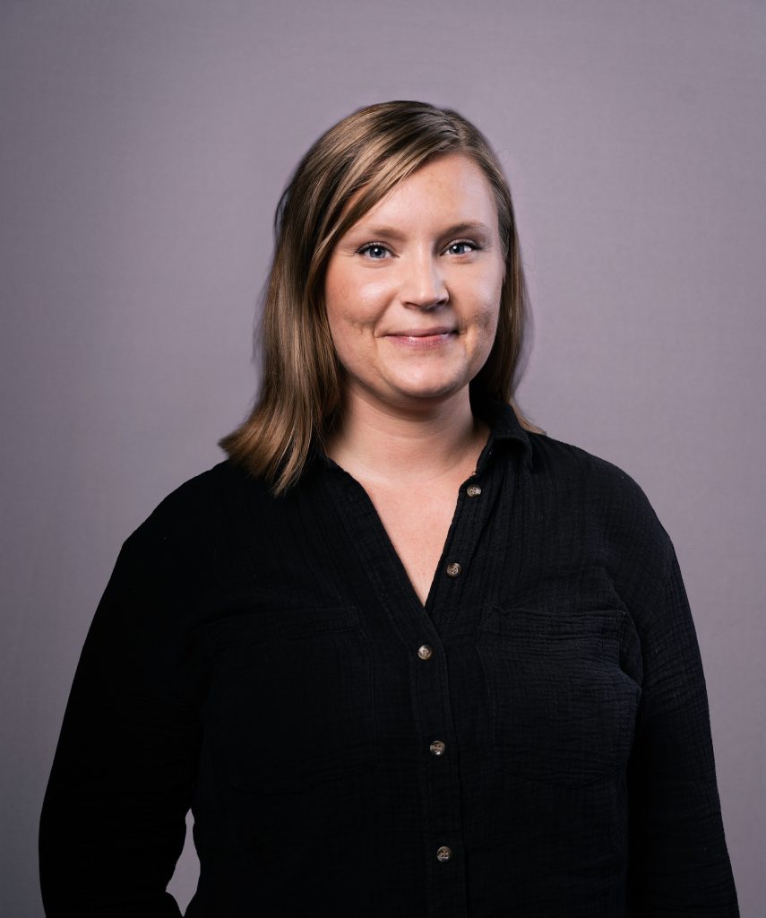 Emelie Asklund, ekonomistöd